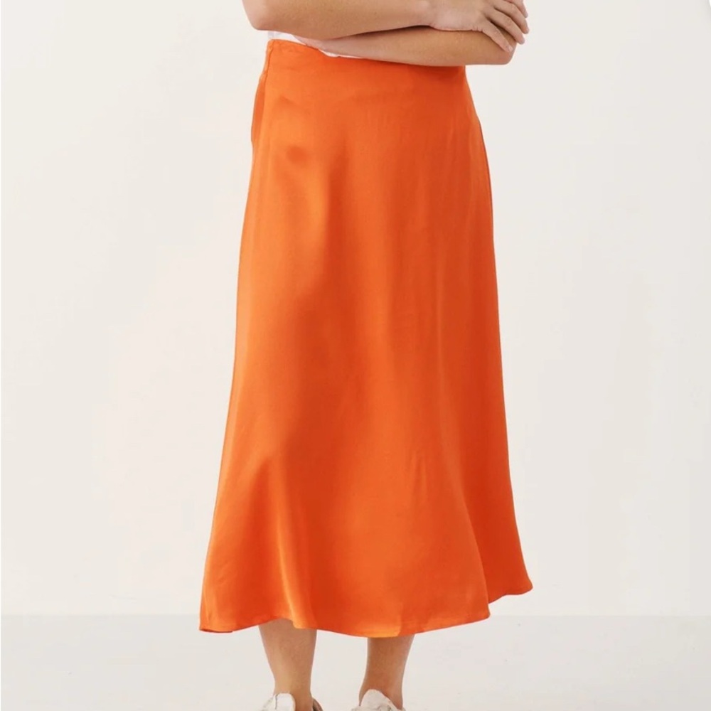 🟢3/$15 Part Two Lilyann Midi Skirt NEW size 38 satin koi orange for A shape